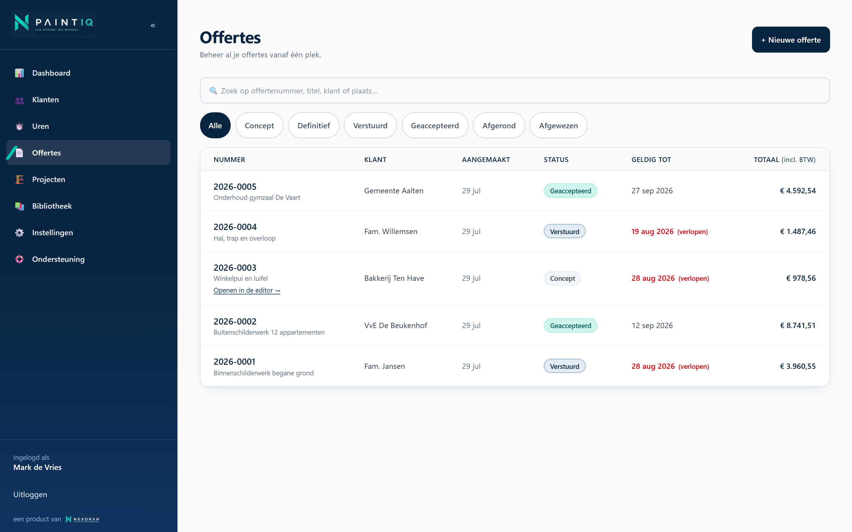 Offerte-overzicht in PaintIQ met zoekbalk, statusfilters, geldigheidsdatum en totaalbedrag per offerte